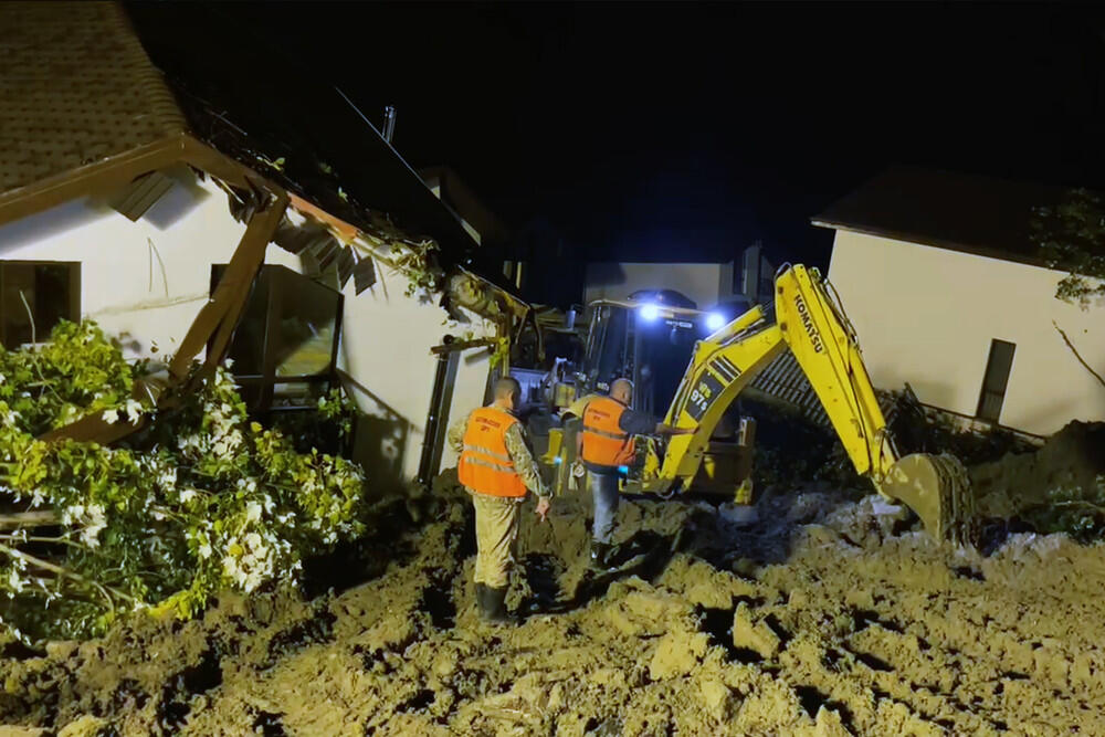 Сочидегі ірі көшкін: 70-тен астам адам зақымдалған үйлерін тастап кетті. Сурет: Газета.Ru