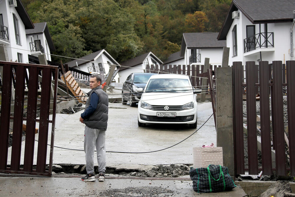 Сочидегі ірі көшкін: 70-тен астам адам зақымдалған үйлерін тастап кетті. Сурет: Газета.Ru