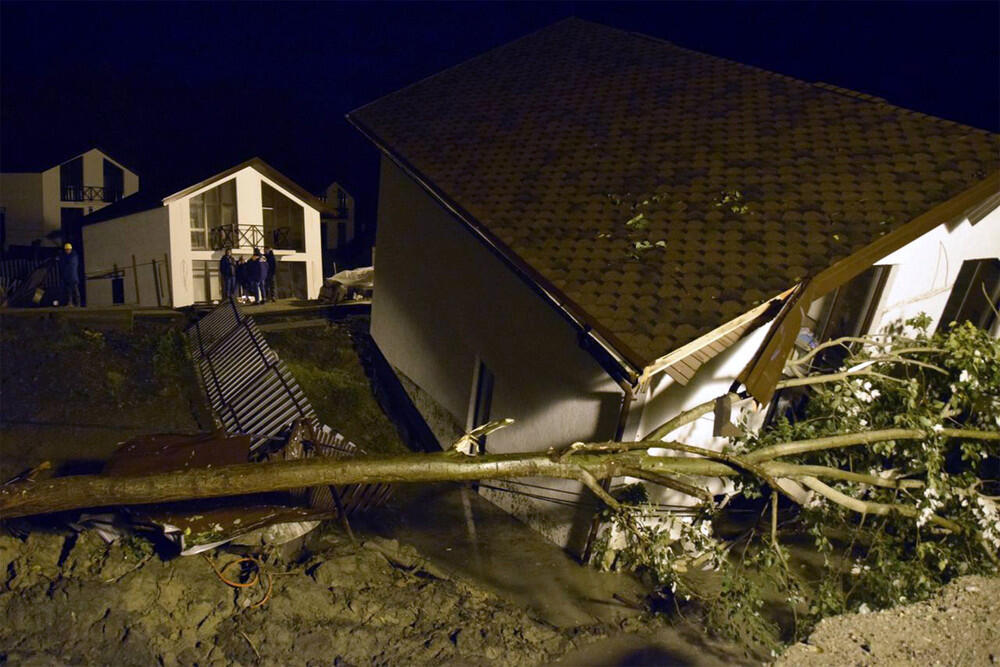 Сочидегі ірі көшкін: 70-тен астам адам зақымдалған үйлерін тастап кетті. Сурет: Газета.Ru