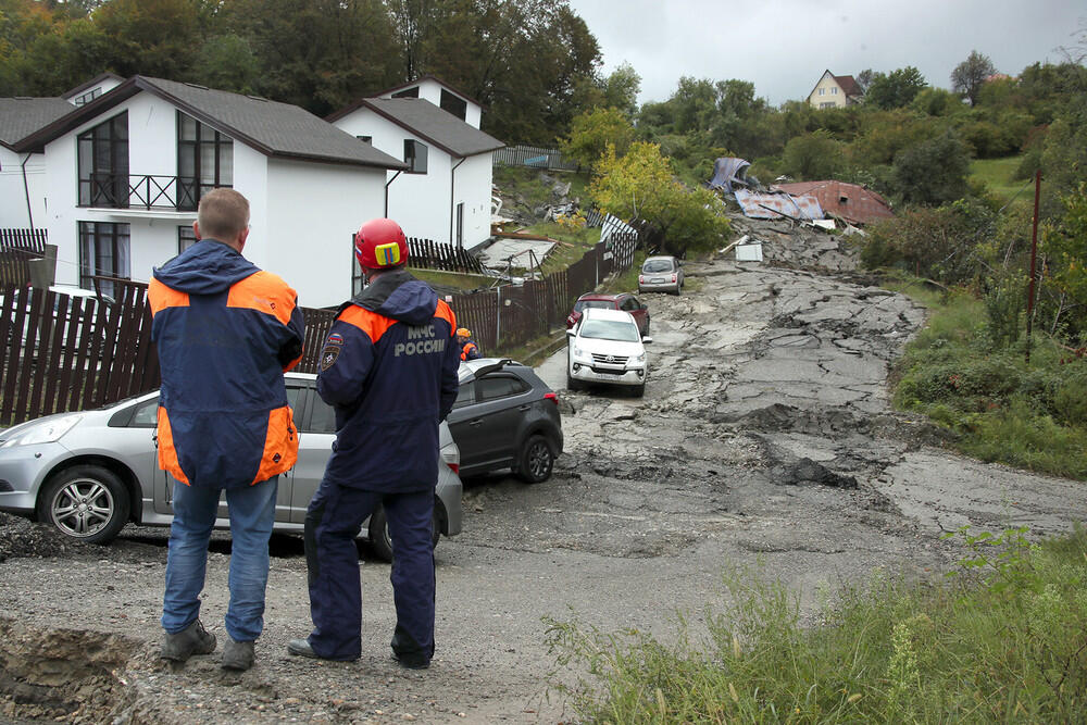 Сочидегі ірі көшкін: 70-тен астам адам зақымдалған үйлерін тастап кетті. Сурет: Газета.Ru