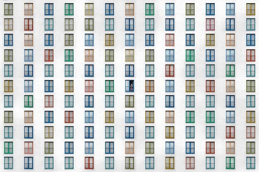Картина мира: самые впечатляющие фото года. Фото: «Холст» — часть здания, снятая итальянским фотографом Густавом Виллитом. | iz.ru