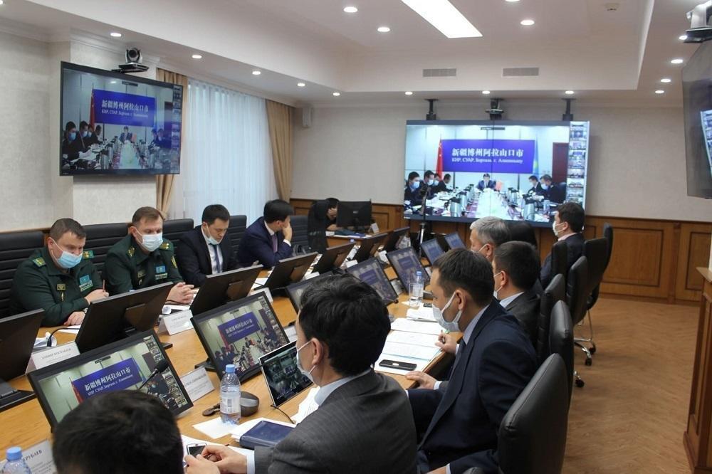 Қытай Қазақстан бағытындағы теміржол құрамдарының санын арттырып, тұрып қалған жүктерді қабылдауға ниетті