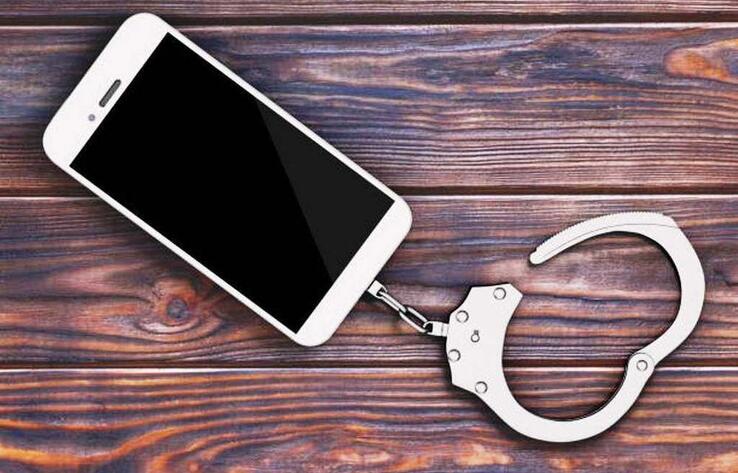 В Карагандинской области мужчина отобрал у ребенка телефон