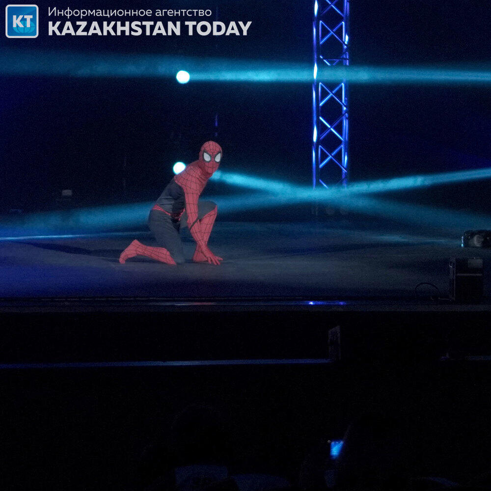 В Алматы прошло спортивно-танцевальное шоу "Супергерои" по мотивам киноэпопеи Марвел. Фото: Эрик Куватов