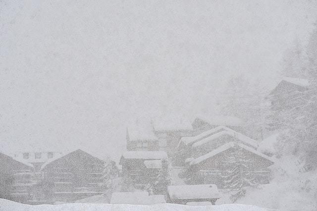 Штормовое предупреждение объявили в пяти областях Казахстана