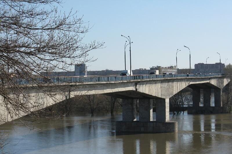 В Семее парень совершил суицид, спрыгнув с моста