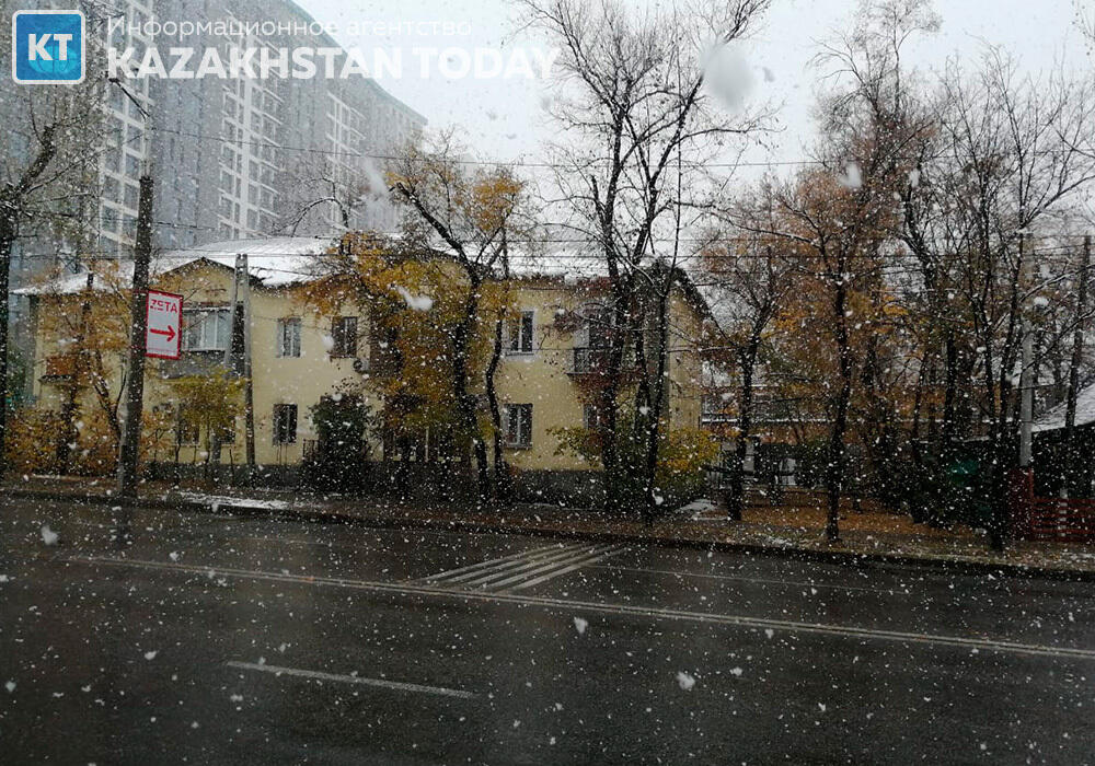 Штормовое предупреждение объявили в семи областях Казахстана