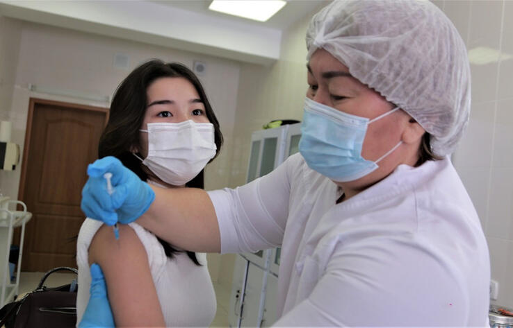 Более 41% населения Казахстана привито двумя компонентами вакцины от COVID-19