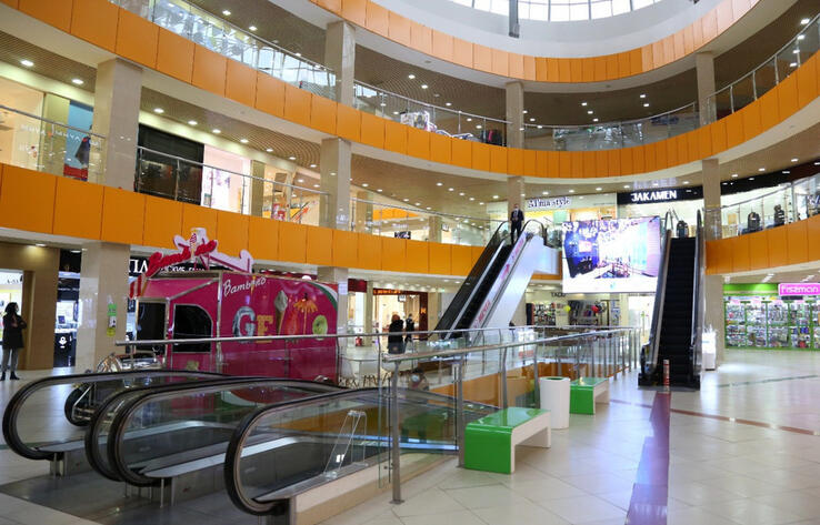 В Казахстане рассматривается вопрос об ограничении входа в ТРЦ для непривитых детей