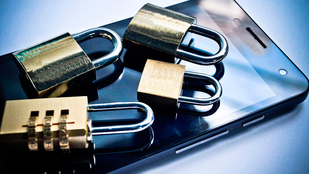 "В руках у хакеров": названы главные признаки взломанного смартфона