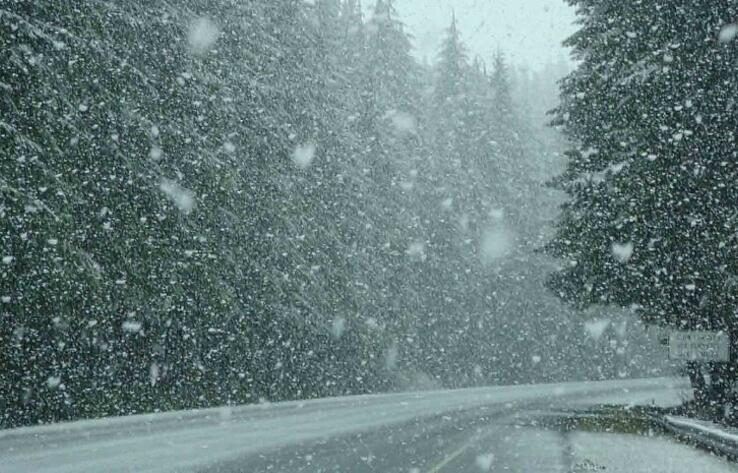 В Алматы и восьми областях объявили штормовое предупреждение