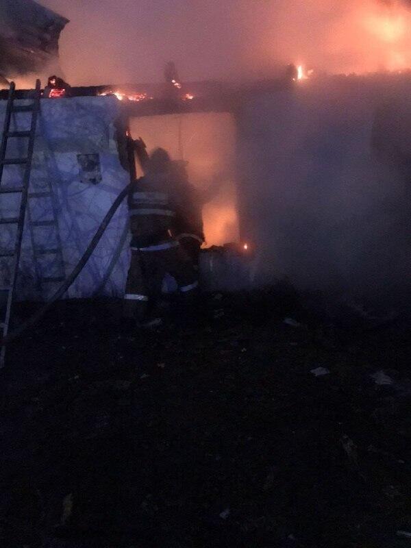 В Акмолинской области в жилом доме взорвался газовый баллон, погибли три человека. Фото: ДЧС Акмолинской области