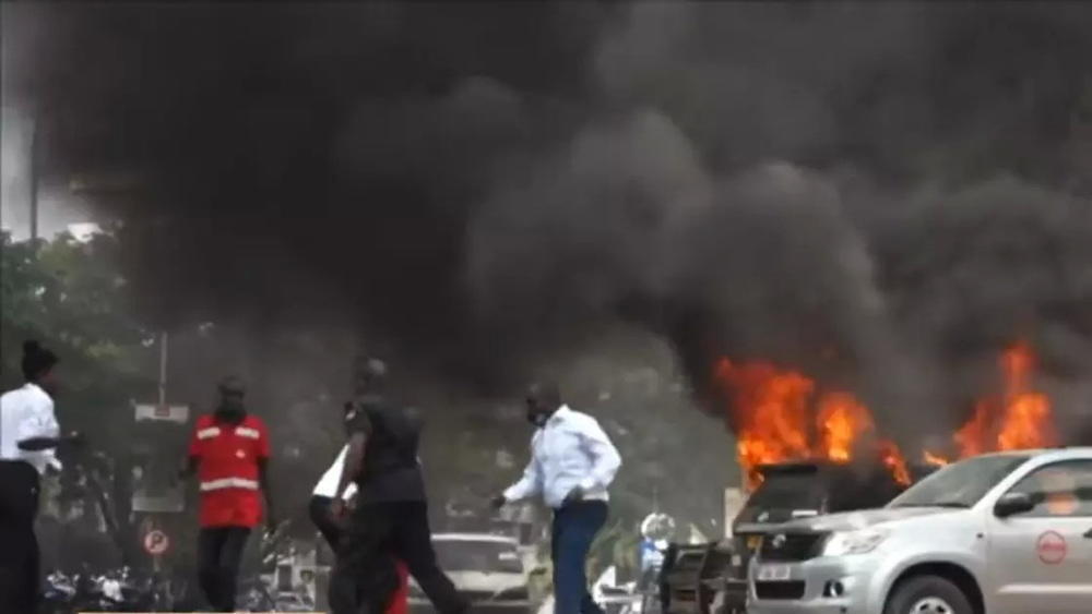 Uganda: At least 3 killed, 33 injured as suicide blasts hit Kampala. Images | Кадр из видео Kenya Citizen TV
