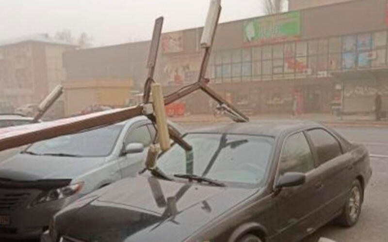 Wind storm hit Zhambyl region. Images | instagram / taraz_v_obektive