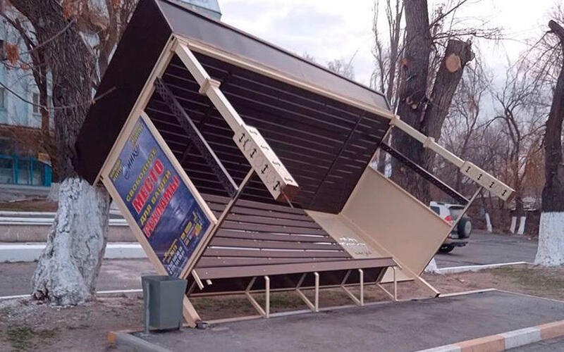 Жамбыл облысында қатты жел соқты. Сурет: instagram / vtvs_taraz