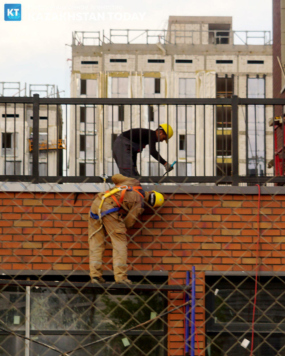 Қазақстанда 16 мыңнан астам шетелдік азамат еңбек қызметін атқаруда