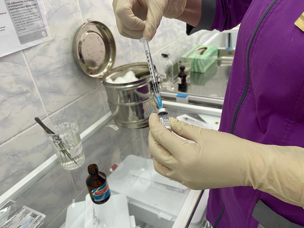 Ревакцинацияланбаған медицина қызметкерлері науқастармен жұмыс істеуге жіберілмейді