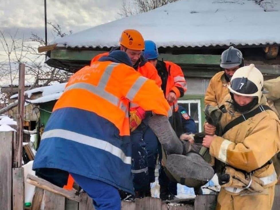В Усть-Каменогорске пенсионер провел несколько дней под завалом