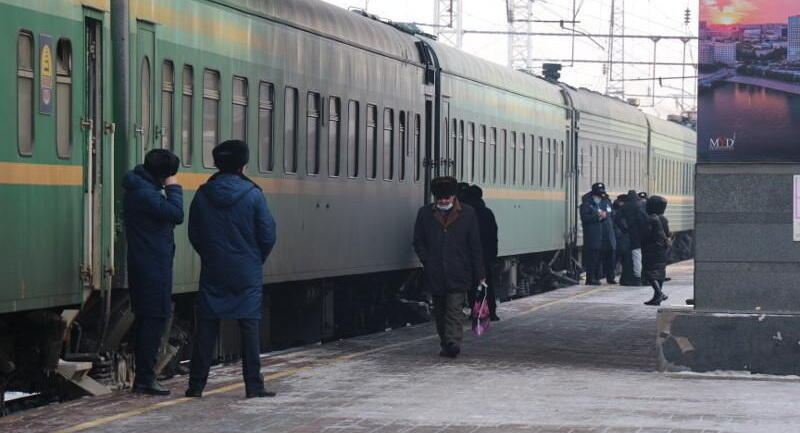 В Атырау проводника поезда оштрафовали за распространение запрещенных материалов в Интернете