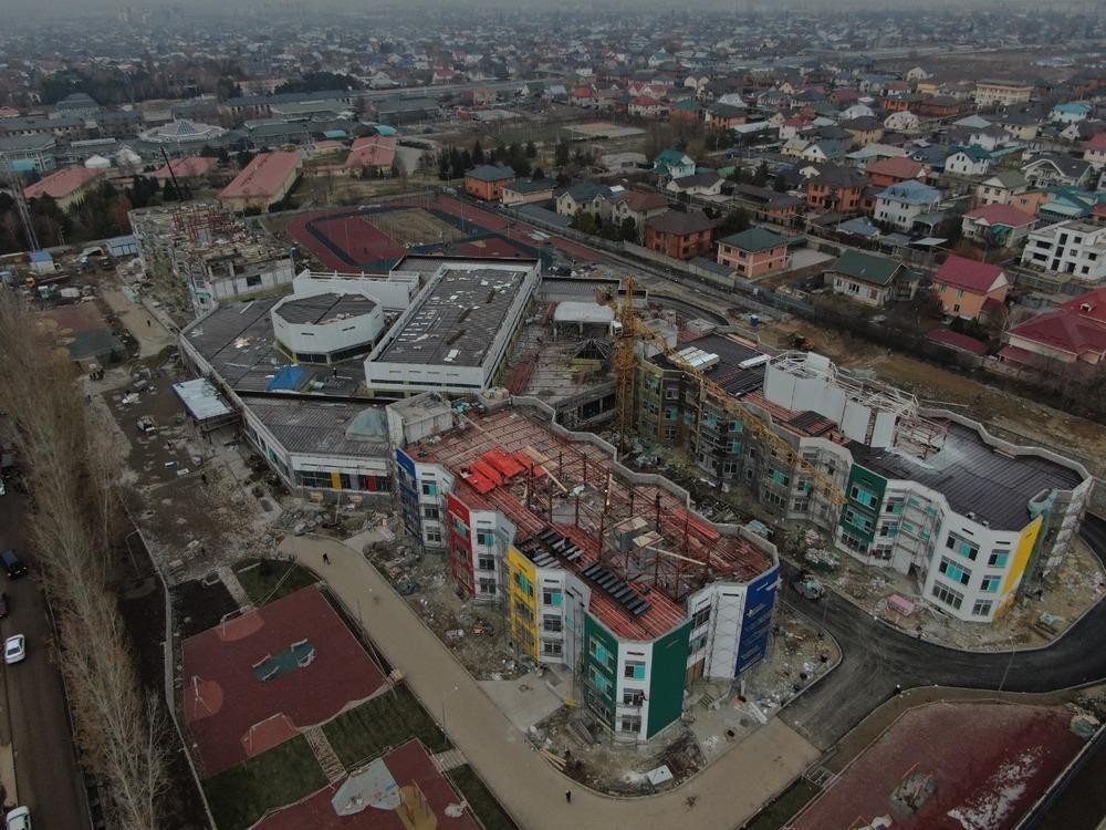 Алматыда Рысқұлов даңғылы мен Емцов көшесінің қиылысында көлік айрығының құрылысы аяқталуда. Сурет: Алматы қаласының ІСБ