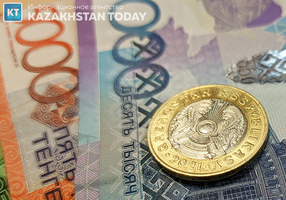 Нацбанк назвал одной из причин ослабления тенге появление Омикрон-штамма COVID-19 