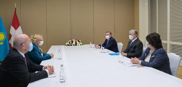 Президент РК провел ряд встреч в Женеве . Фото: Глава государства встретился с Генеральным директором отделения ООН в Женеве Татьяной Валовой