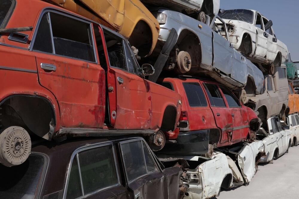 В Казахстане с 1 декабря приостановят прием старых авто на утилизацию