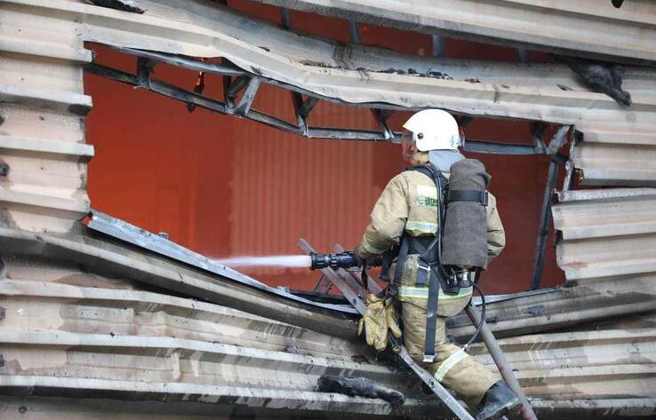 В Алматинской области сгорел восьмиквартирный дом