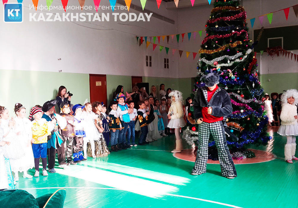 Whether New Year's parties to be held in Kazakhstan schools