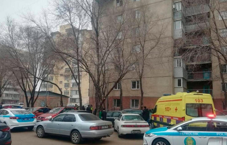 В Алматы еще одна девушка выбросилась с 12-го этажа 