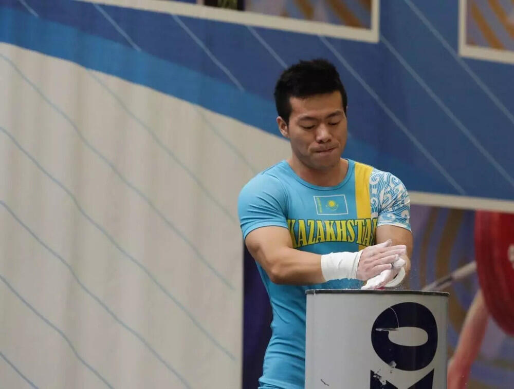 Казахстанец Арли Чонтей завоевал золотую медаль на чемпионате мира по тяжелой атлетике