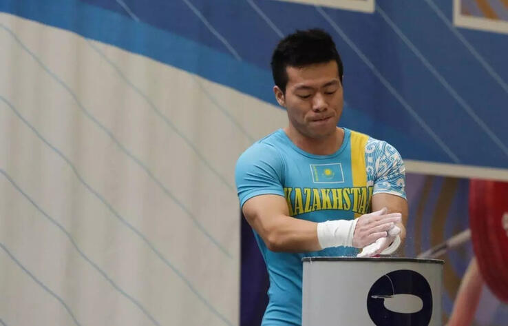 Казахстанец Арли Чонтей завоевал золотую медаль на чемпионате мира по тяжелой атлетике