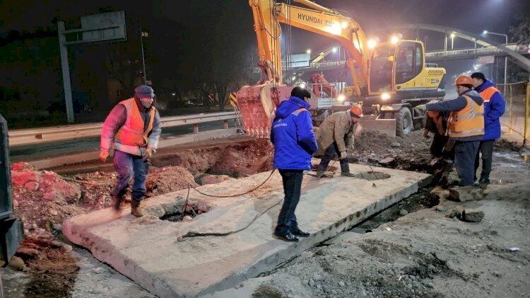 В Алматы несколько районов остались без тепла и горячей воды из-за аварии на теплотрассе 