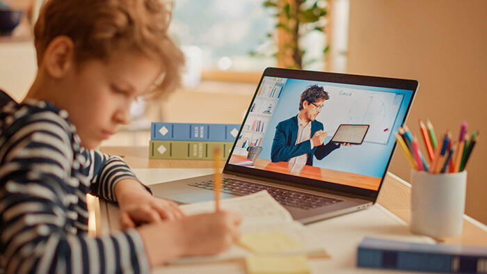 В Нур-Султане учеников 0-7 классов второй смены перевели на дистанционку