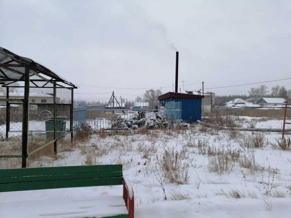 Кочегары на севере Казахстана вынуждены отапливать жилые дома мусором в ожидании угля. Фото: pkzsk.info