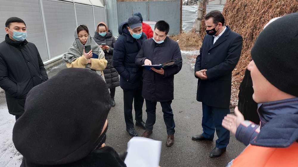 Стройка BI Group перекрыла улицу в Алматы