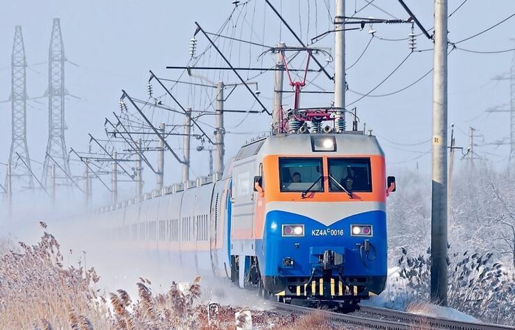 В праздничные дни в Казахстане запустят три дополнительных поезда