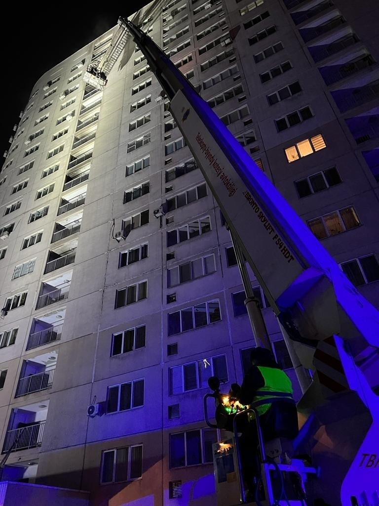 Более 170 человек эвакуированы при пожаре в ЖК "Ак Булак-2" в Алматы