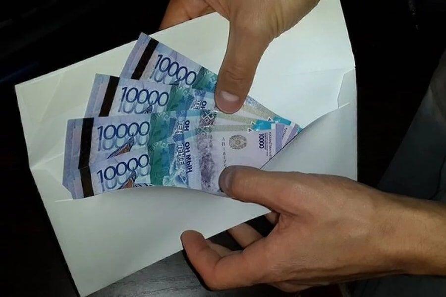 В Казахстане на дачу взяток приходится треть коррупционных преступлений