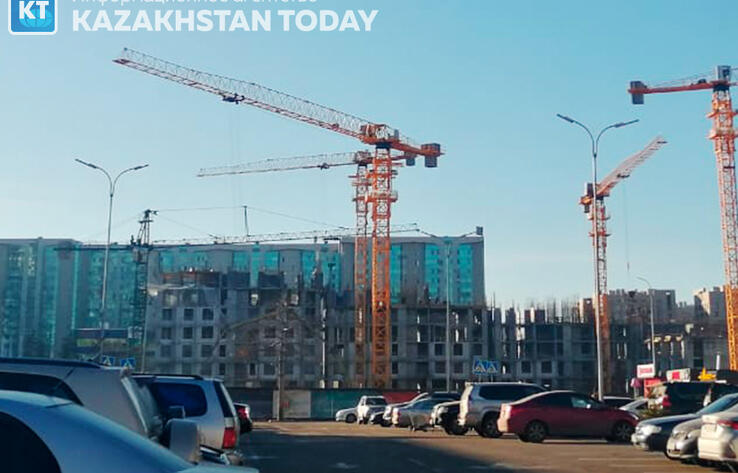 В Казахстане на фоне роста цен на жилье сразу на 33% выросла зарплата строителей 