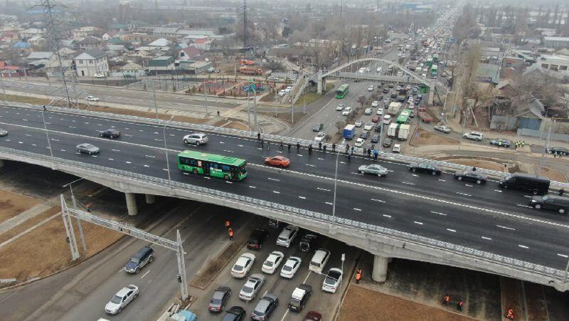 Движение на крупной транспортной развязке запустили в Алматы 