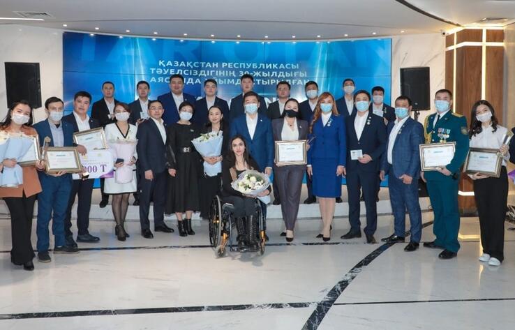 Волонтеров и активистов Jas Otan наградили медалями "Халық алғысы"