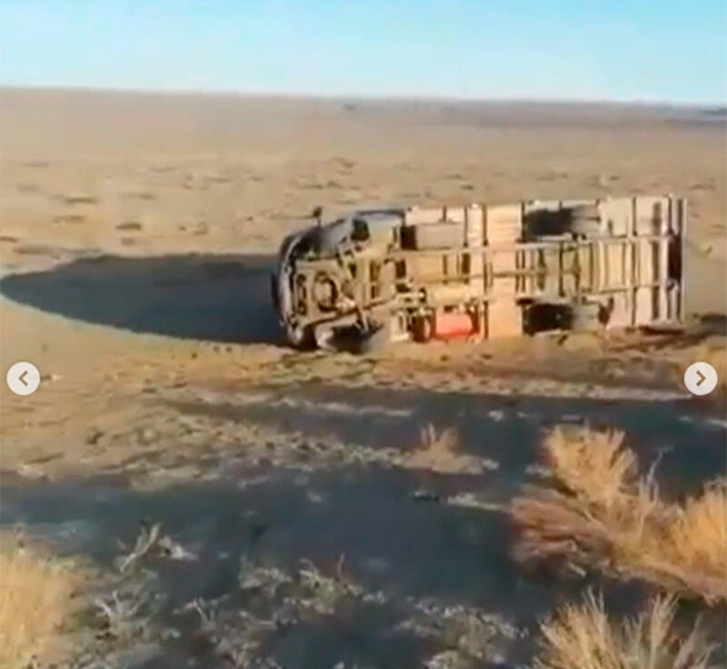 В Мангистауской области из-за сильного ветра перевернулась грузовая "Газель"