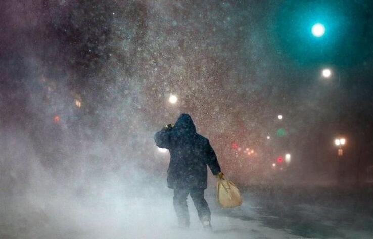 В восьми областях объявили штормовое предупреждение 