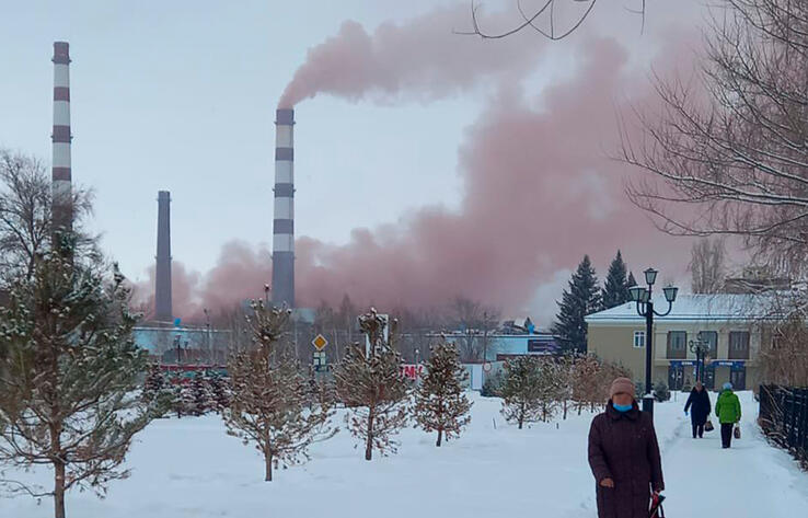 Розовый дым на титано-магниевом комбинате в Усть-Каменогорске был следствием очистки труб