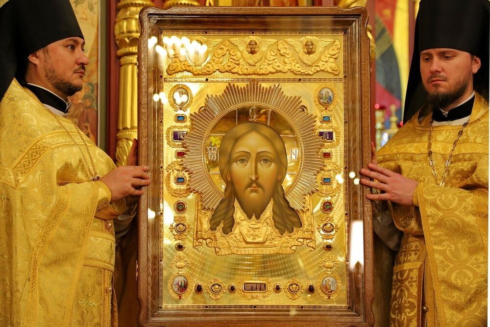 В Алматы встретили икону - подарок Патриарха Кирилла по случаю 30-летия Независимости Республики Казахстан 
