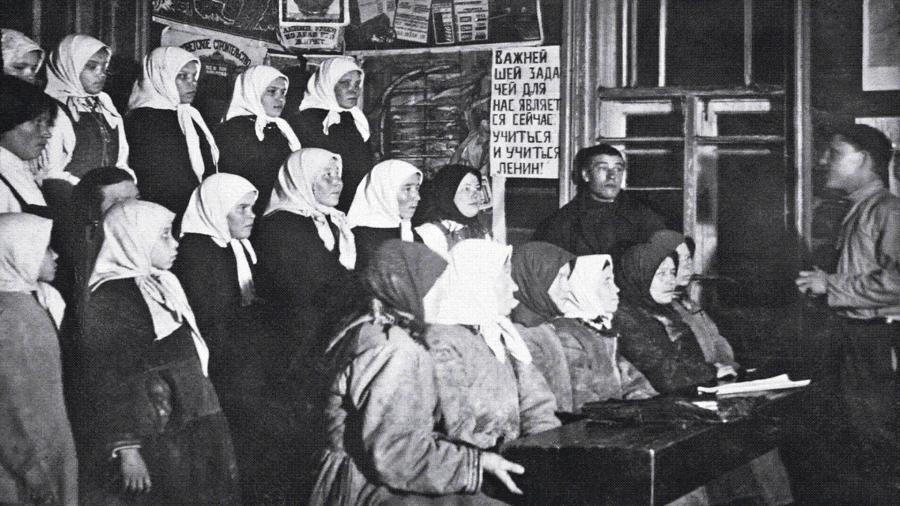 Приказано уничтожить: как большевики ликвидировали безграмотность