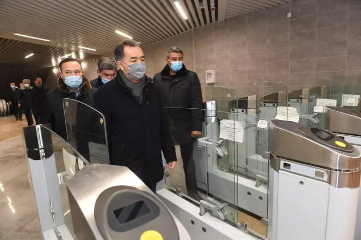 Алматыда "Сарыарқа" және "Момышұлы" метро станцияларының техникалық іске қосылуы өтті