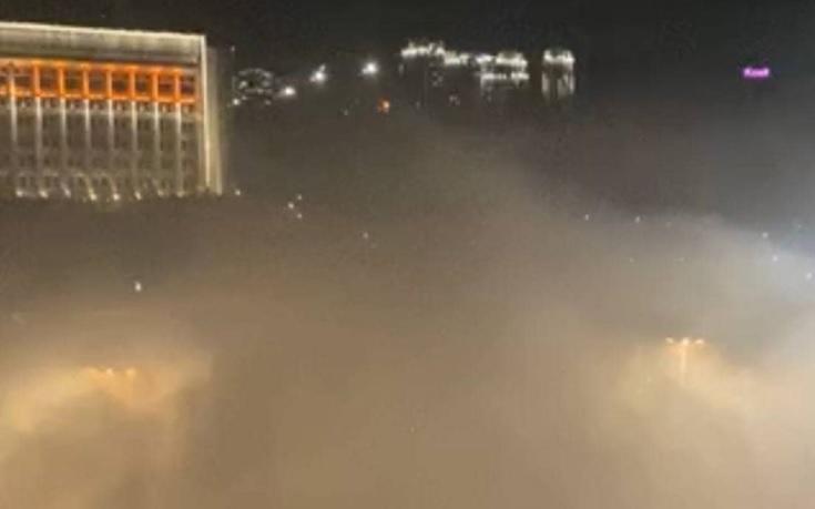 Алматыдағы тәртіпсіздіктер: полиция наразылық білдірушілерді алаңнан қуып шықты