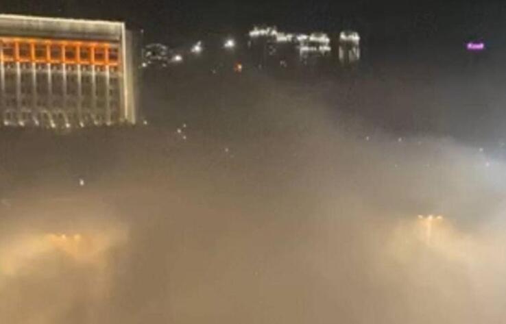 Алматыдағы тәртіпсіздіктер: полиция наразылық білдірушілерді алаңнан қуып шықты